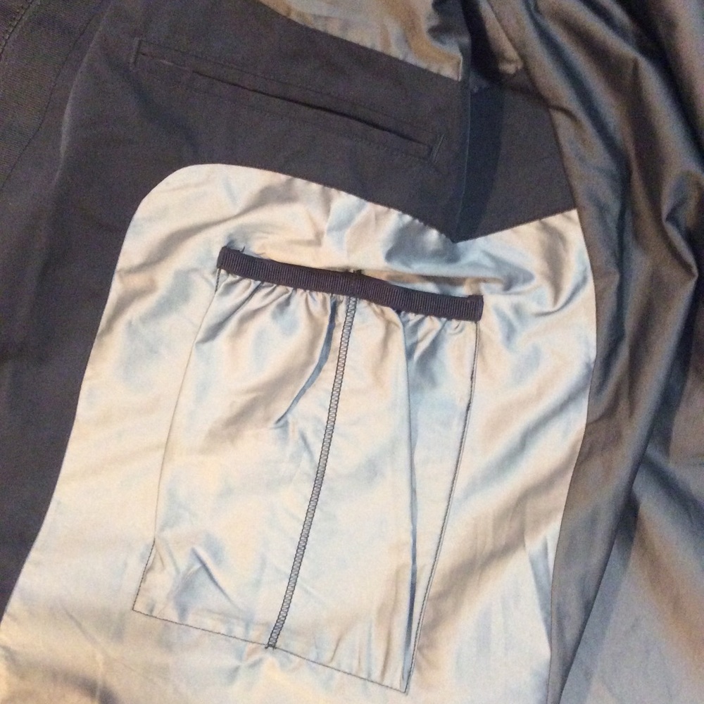 Lululemon Rain Jacket - Picture 9 of 16